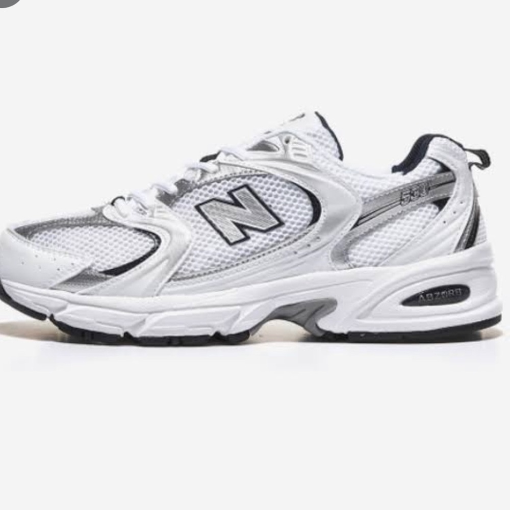 NEW BALANCE 530 sneakers - (Size 9 men)